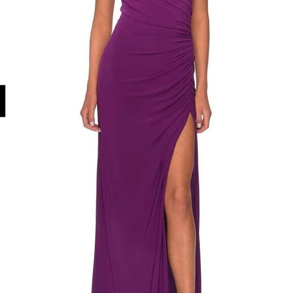 La Femme Off The Shoulder Jersey
Gown in Purple at Nordstrom, Size 6 NWT - Picture 5 of 5